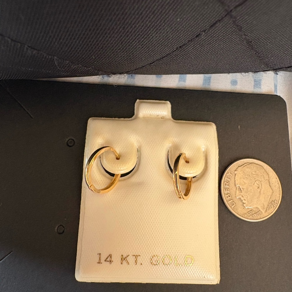 NWT 14 KT Gold Classic Hoop Earrings, for girls.